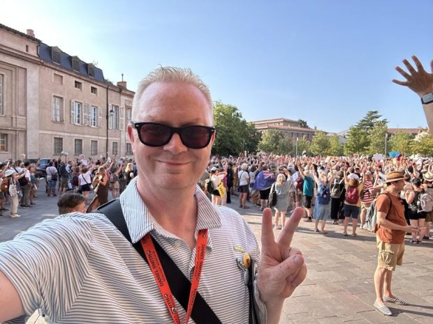 Pete and a big crowd at the Toulouse Symposium